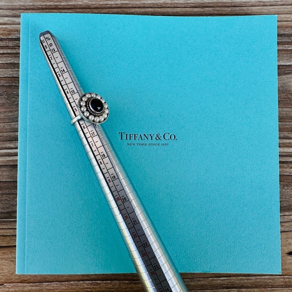 Tiffany & Co Ziegfeld Onyx and Pearl Ring, sz 5.5 - Picture 9 of 9